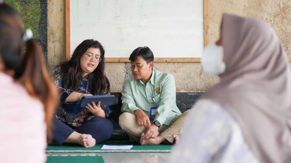 air bersih perumahan fantasy Batam Anggota/Deputi Bidang Pelayanan Umum, Ariastuty Sirait, menemui warga pada Kamis (25/9/2025) dan memastikan solusi masalah air bersih. (Foto: humasbpbatam)