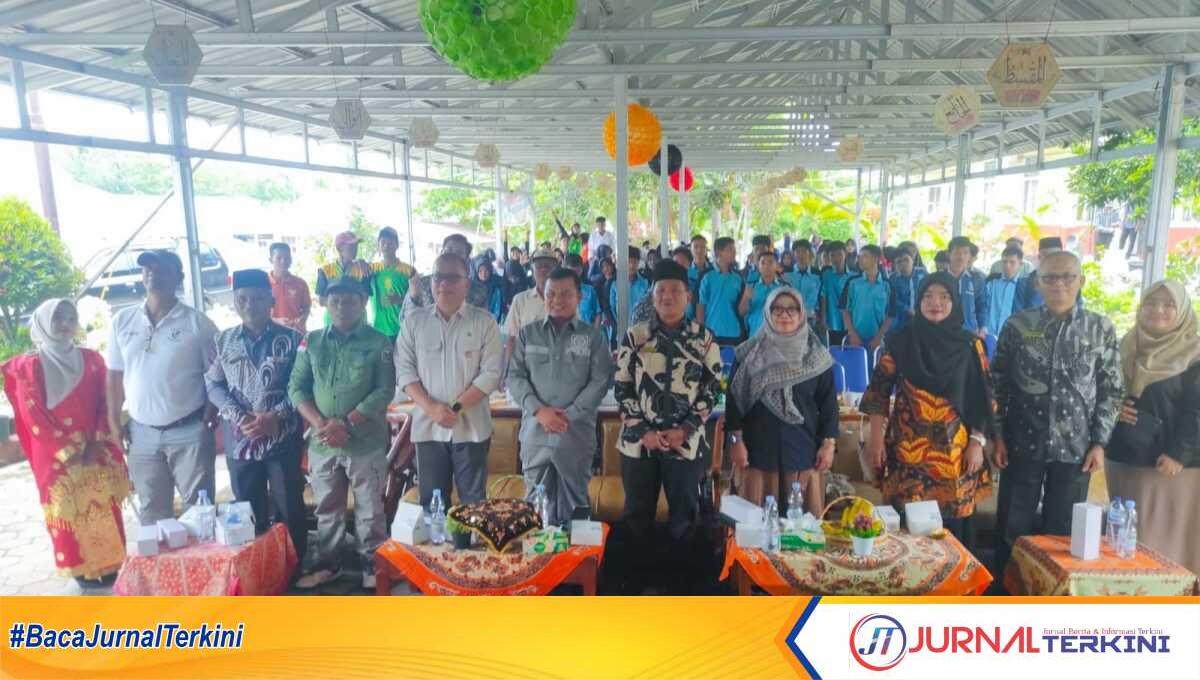 Dinas Pangan Sumbar bersama Anggota DPRD Sumbar menggelar sosialisasi program B2SA Goes to School di SMKN 5 Sijunjung pada Kamis (4/9/2025). (JurnakTerkini.id/Amryan)