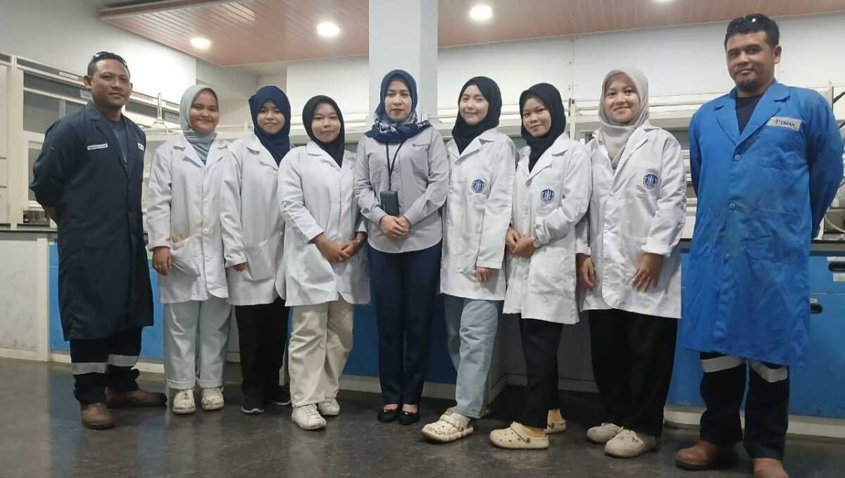 Mahasiswa Fisika dari Universitas Bangka Belitung (UBB) magang di Divisi Processing & Refinery PT Timah pada Juli–November 2025. (Timah)