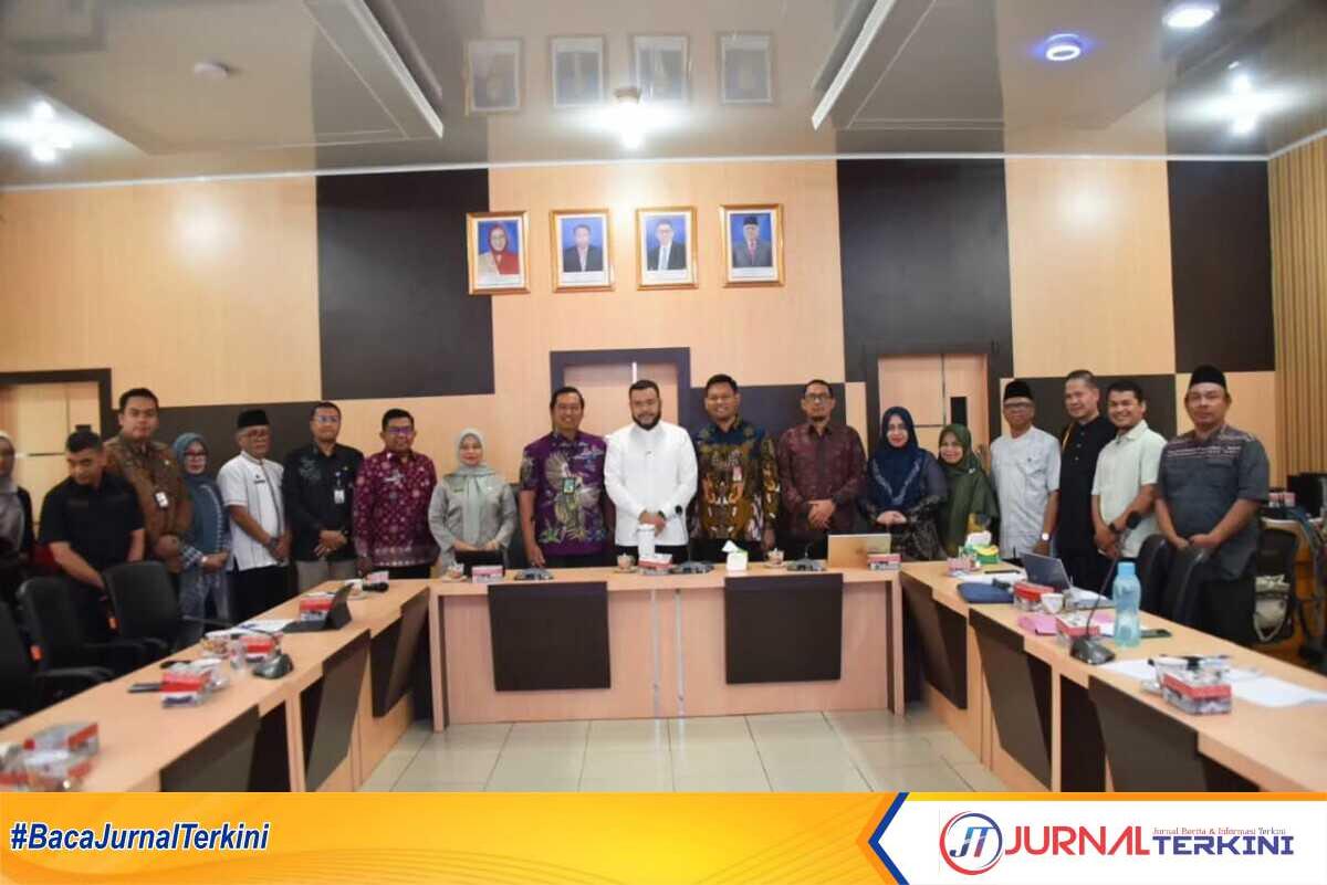 result_FB_IMG_1758296987786 Pemko Padang menggelar Monev terkait Implementasi KTR, di Ruang Rapat Kantor BPKAD Kota Padang, Jumat (19/9/2025). (Dok ist).