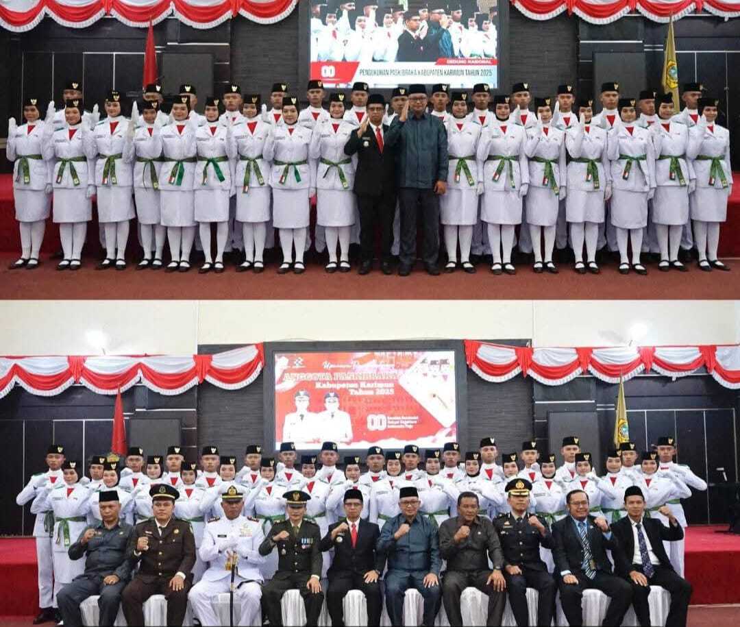 Bupati Karimun Ing. H. Iskandarsyah foto bersama Forum Koordinasi Pimpinan Daerah,PJ Sekretaris Daerah kabupaten Karimun Djunaidy, S.Sos., M.Si., Pimpinan OPD dan para orang tua anggota Paskibraka.