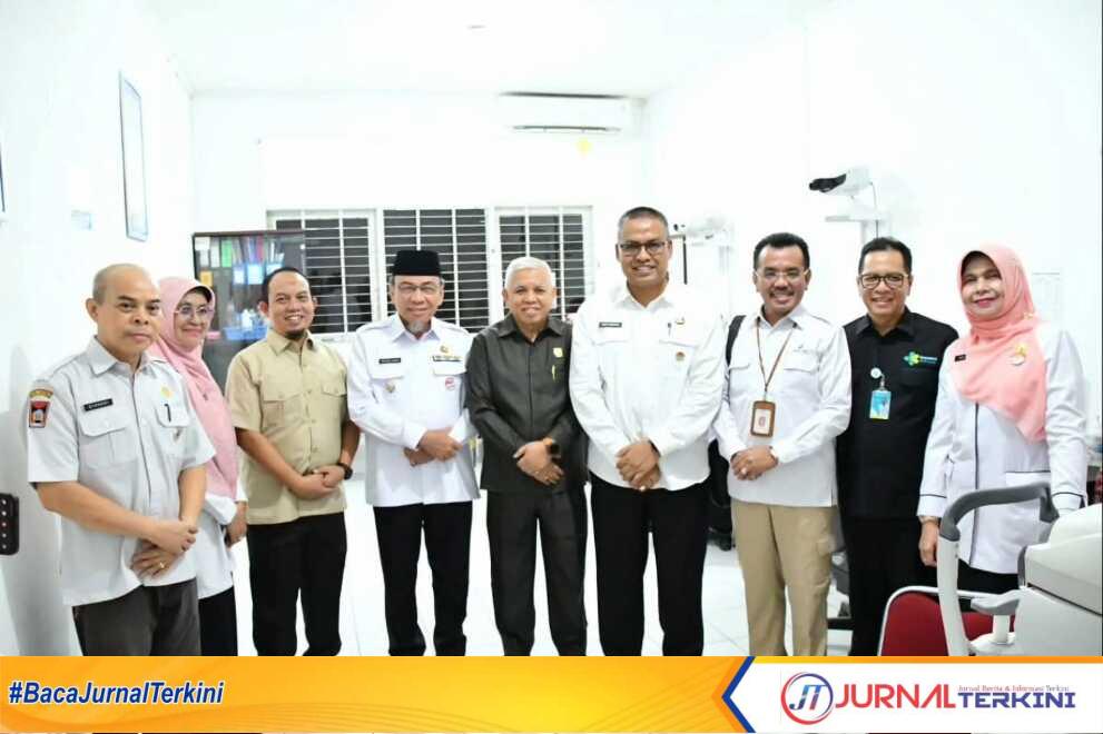 Wawako Padang Maigus Nasir saat hadiri peresmian Rumah Sakit Mata Sumbar. (Dok ist).