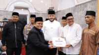 Wako Padang Salurkan Dana Operasional Triwulan III di Koto Tangah. (Dok ist).