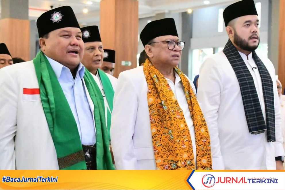 FB_IMG_1760827385336-transformed Osman Sapta Odang bersama Wako Padang hadiri Pelantikan pengurus PD Perti Sumbar. (Dok ist).