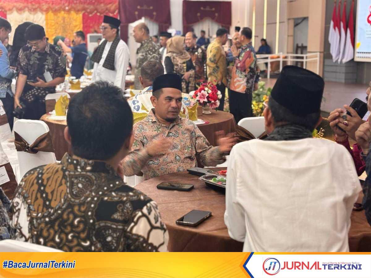 Wabup Candra saat hadiri malam resepsi Hari Jadi Sumbar ke-80. (Foto DiskominfokabSolok).