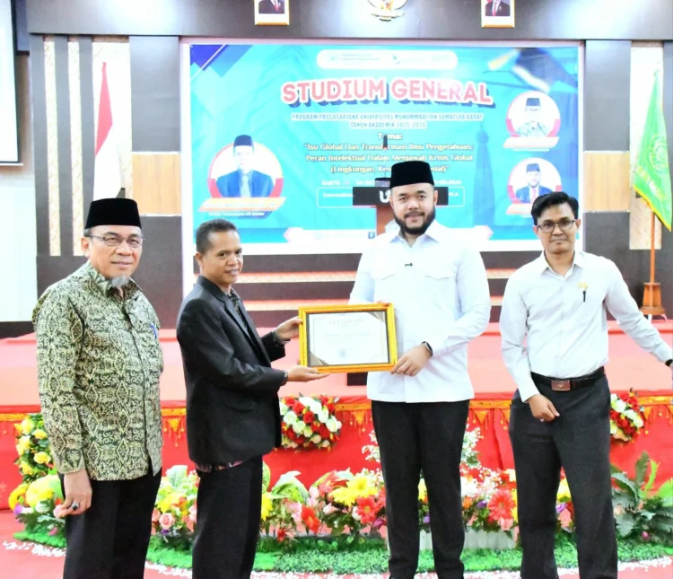 Fadly Amran saat berikan Kuliah Umum di Universitas Muhammadiyah Sumatera Barat. (Dok ist).