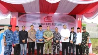 IMG-20251017-WA0065-750x500 Peletakan batu pertama pembangunan fisik 800 gerai di Kec Padang Utara, Jumat (17/10/2025).(Foto istimewa).