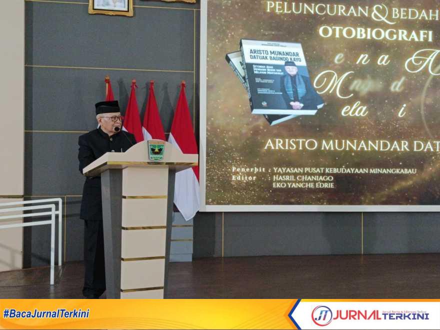 IMG-20251017-WA0106-lnkgarCrG-transformed Acara peluncuran dan bedah buku otobiografi H. Aristo Munandar. (Foto Adpim Sumbar).