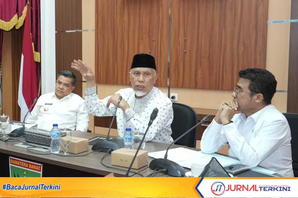 IMG-20251024-WA0195-transformed Gubernur Sumbar, Mahyeldi Ansharullah (tengah). (Foto Adpim Sumbar).