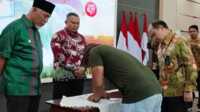 Gubernur Sumbar, Mahyeldi Ansharullah mencanangkan gerakan “Farm the Future” atau pertanian masa depan di Auditorium Gubernuran, Kamis (9/10/2025). (Foto Adpim Sumbar).