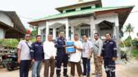 bantuan mushalla timah PT Timah Tbk menyalurkan bantuan untuk Musala Al Barokah di kawasan Tanjung Bunga, Kecamatan Bukit Intan, Kota Pangkalpinang oleh Tim Corporate Social Responsibility (CSR) PT Timah Tbk dan Area Bangka Selatan pada Senin (20/10/2025). (timah)