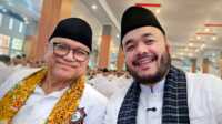 Fadly Amran bersama Osman Sapta Odang pada kegiatan dimulainya Renovasi Hotel Kryad Bumi Minang oleh OSO group. (Foto Kominfo Padang).