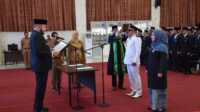Pelantikan pejabat administrator dan pengawas di lingkungan Pemerintah Kota Padang. (Foto Kominfo Padang).