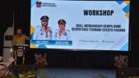 Walikota Padang saat menghadiri Workshop Kesiapsiagaan Gempa dan Tsunami di Padang. (Foto Kominfo Padang).