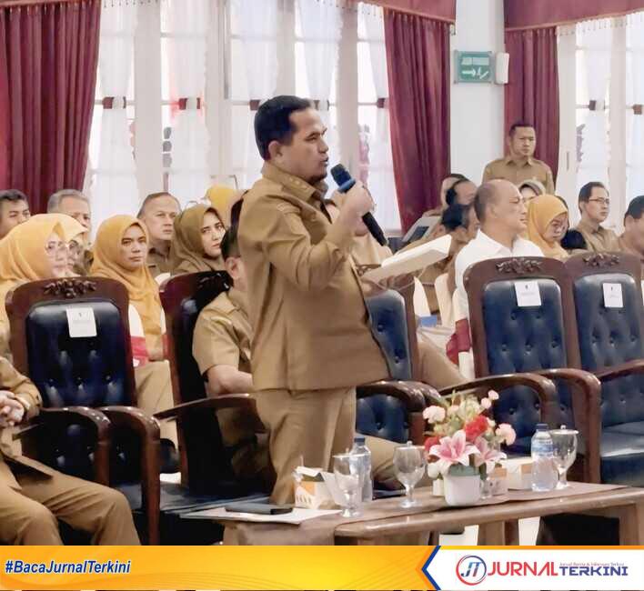 result_IMG_20251021_151857 Wabup Solok, Chandra saat mengikuti Rakor Perekonomian Sumbar 2025. (Foto DiskominfokabSolok).