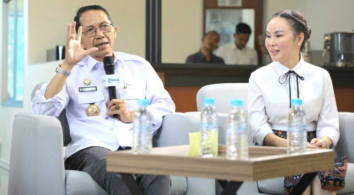Wali Kota dan Wakil Wali Kota Batam, Amsakar Achmad dan Li Claudia Chandra (Diskominfo Batam)