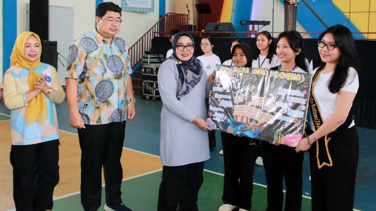 Peringatan Hari Anak Nasional (HAN) 2025 tingkat Kota Batam berlangsung meriah di Sekolah Yos Sudarso dengan mengusung tema "Anak Hebat Indonesia Kuat, Menuju Indonesia Emas 2045." (Diskominfo Batam)