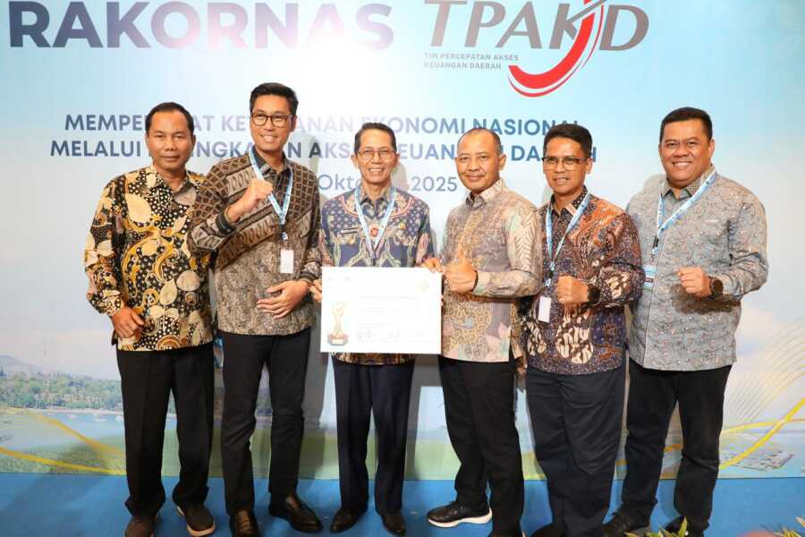 rakornas tpakd di Batam Wali Kota Batam, Amsakar Achmad, menegaskan komitmen daerah dalam memperluas inklusi keuangan masyarakat pasca menghadiri Rapat Koordinasi Nasional (Rakornas) Tim Percepatan Akses Keuangan Daerah (TPAKD) Tahun 2025 di Jakarta, Jumat (10/10/2025). (Diskominfo Batam)