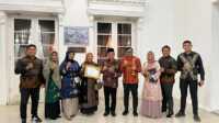 result_FB_IMG_1763600413775 Pemko Padang Bertabur Prestasi di Ajang Malam Anugerah Penghargaan Keterbukaan Informasi Publik oleh KI Sumbar. (Foto Kominfo Padang).