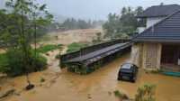 Banjir melanda Kota Padang. (Foto Dion/jurnalterkini.id ).