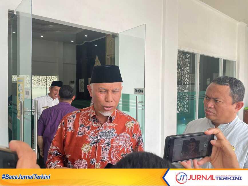 result_IMG-20251116-WA0054 Gubernur Sumbar, Mahyeldi Ansharullah saat berbicara kepada Jurnalis. (Foto Adpim Sumbar).