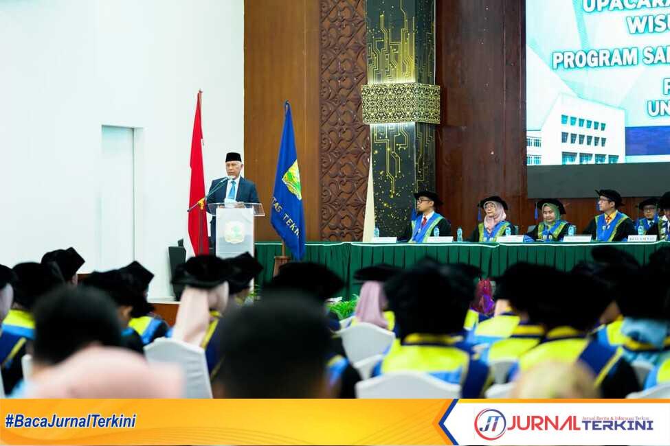result_IMG-20251122-WA0070 Wisuda ke 5 Unand Tahun 2025 di Auditorium Unand. (Foto Adpim Sumbar).
