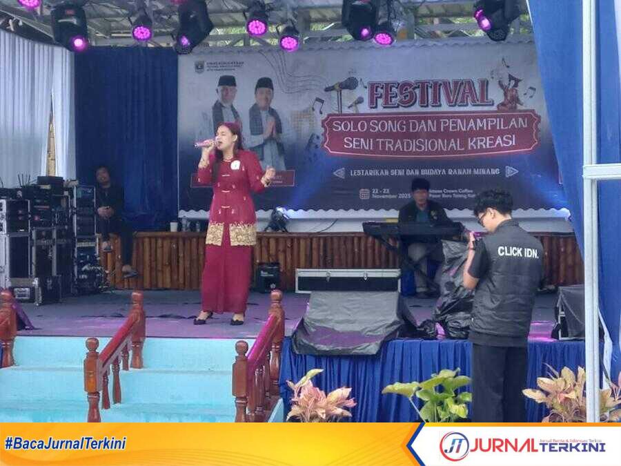 result_IMG-20251124-WA0071(1) Kegiatan Festival Solo Song dan Tradisional Kreasi Tahun 2025 tingkat Solok Raya. (Foto Diona/Jurnalterkini).