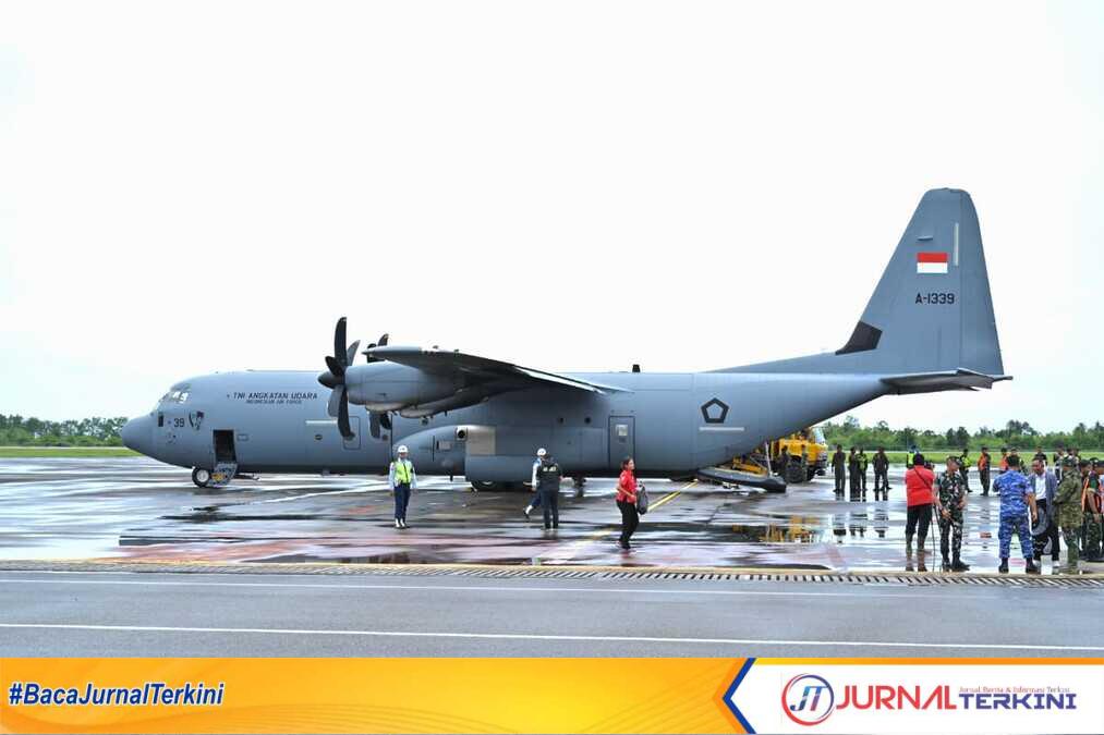 Bantuan Presiden untuk Sumbar tiba di BIM. (Foto Adpim Sumbar).