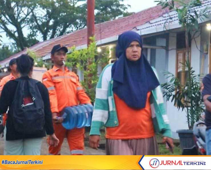 Warga Terdampak Bencana di Padang Sudah Tempati Huntara. (Foto Kominfo Padang).