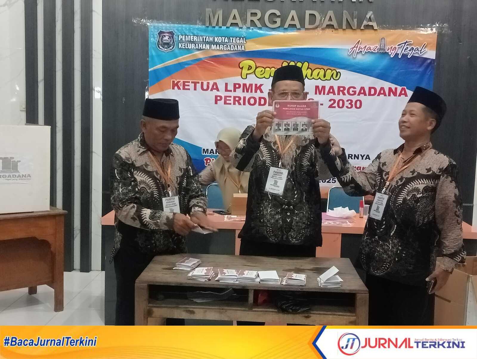 Proses Pemilihan Ketua LPMK Margadana Periode 2026-2030, Rabu (10/12). di Pendopo Jagadipa Kantor Kelurahan Margadana. (Sumber Foto: Jurnalterkini.id/Supriyadi)