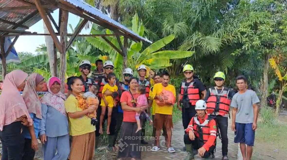 pt timah peduli bencana sumatera Tim Emergency Response Group (ERG), PT Timah Tbk bergerak cepat memberikan pelayanan kesehatan dan mendistribusikan bantuan logistik bagi warga yang terdampak parah akibat banjir di Kabupaten Langkat, Sumatera Utara. (timah)