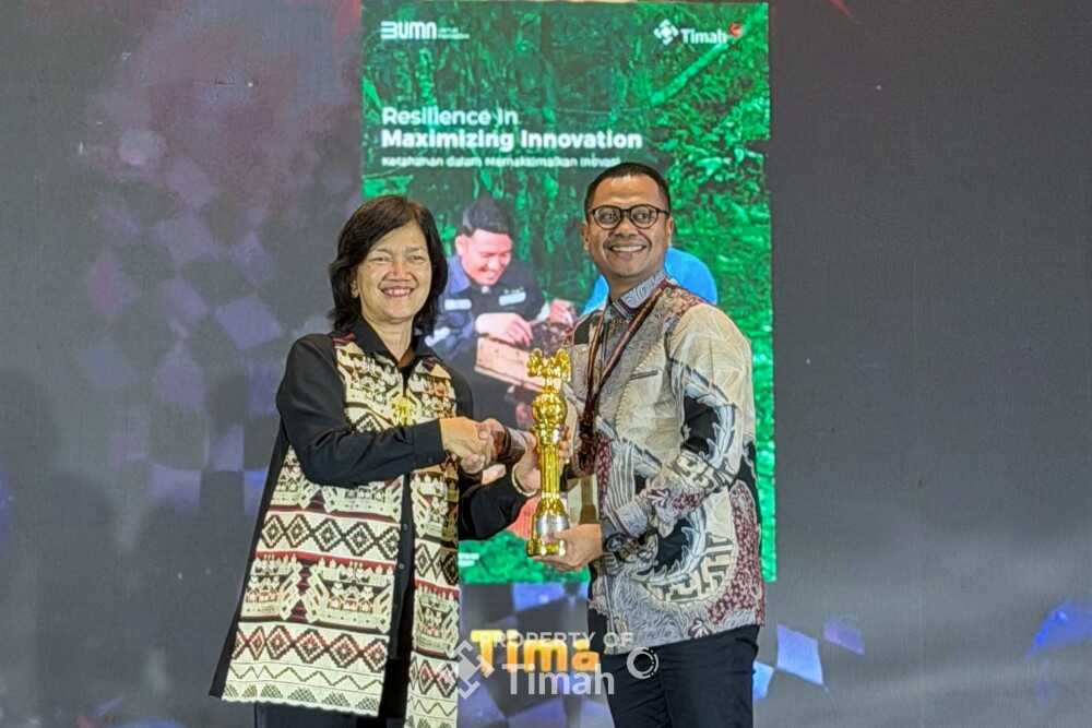 pt timah sabet gold asrrat 2025 PT Timah Tbk kembali meraih pengakuan internasional dengan menyabet Gold Rank dalam ajang Asia Sustainability Reporting Rating (ASRRAT) 2025 di The Westin Resort Nusa Dua, Bali, Jumat (26/11/2025). (Timah)