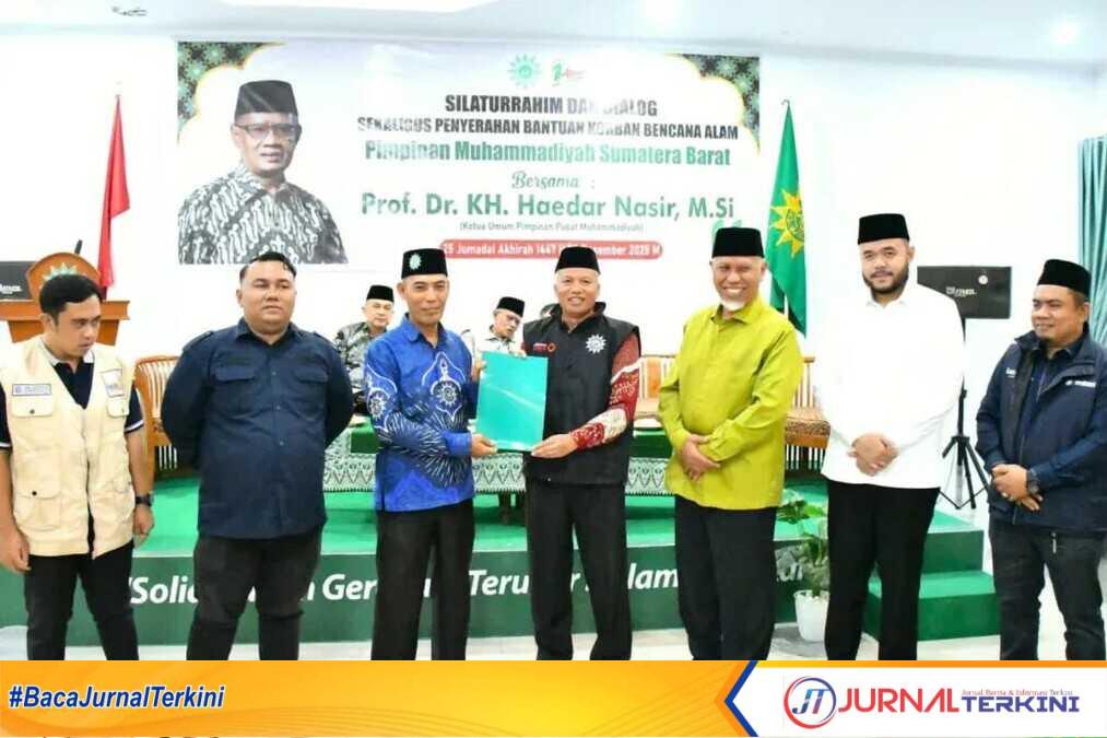 Wali Kota Padang, Fadly Amran menghadiri kegiatan Silaturahmi PW Muhammadiyah dengan Ketua PP Muhammadiyah. (Foto Istimewa).