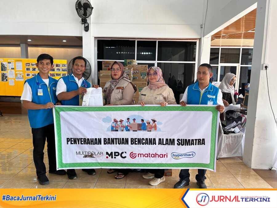 Hypermart Basko City Mall Salurkan Bantuan Kemanusiaan untuk Korban Bencana Padang. (Foto Kominfo Padang).