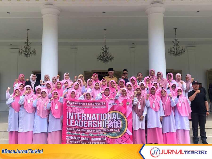 result_IMG-20251203-WA0001 Gubernur Sumbar Terima Kunjungan PPIM Terengganu, Malaysia. (Foto Adpim Sumbar).