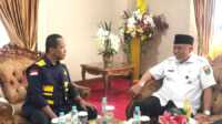 result_IMG-20251203-WA0124(1) Menteri ESDM RI, Bahlil Lahadalia (kiri) bersama Gubernur Sumbar, Mahyeldi Ansharullah (kanan). (Foto Adpim Sumbar).