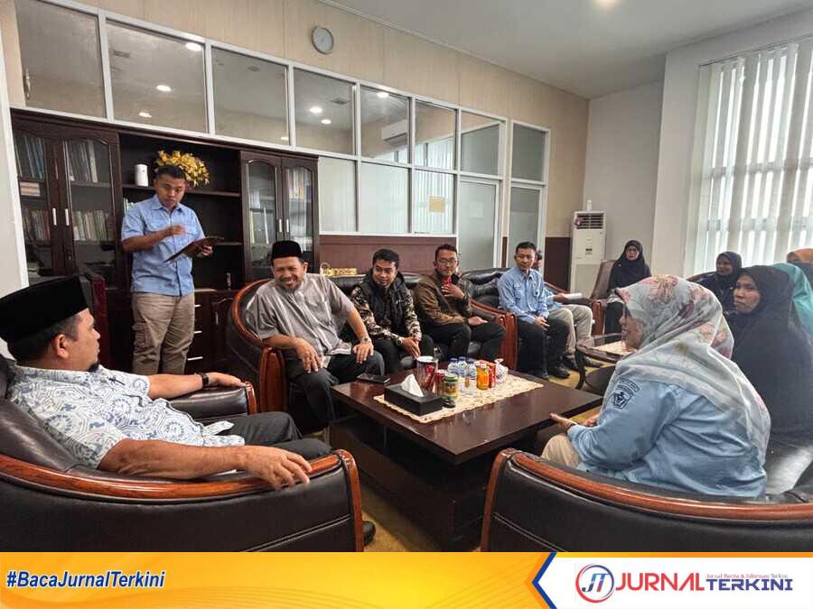 result_IMG-20251213-WA0004 Wabup Solok Candra saat menyambut kunjungan dan temu ramah Yayasan Wakaf Bunda Sa’adiah. (Foto Kominfo Kab Solok).