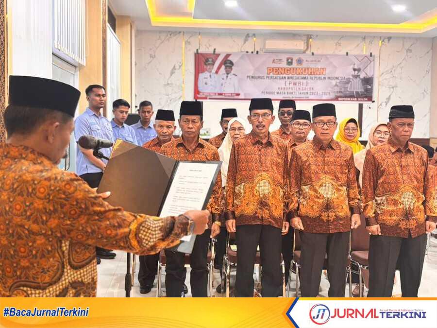result_IMG-20251213-WA0005 Pengukuhan pengurus PWRI Kab Solok Masa Bakti 2023–2028. (Foto Kominfo Kab Solok).