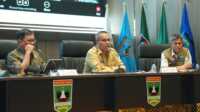 Rapat Persiapan Rehab-Rekon Pascabencana Hidrometeorologi Sumbar. (Foto Adpim Sumbar).