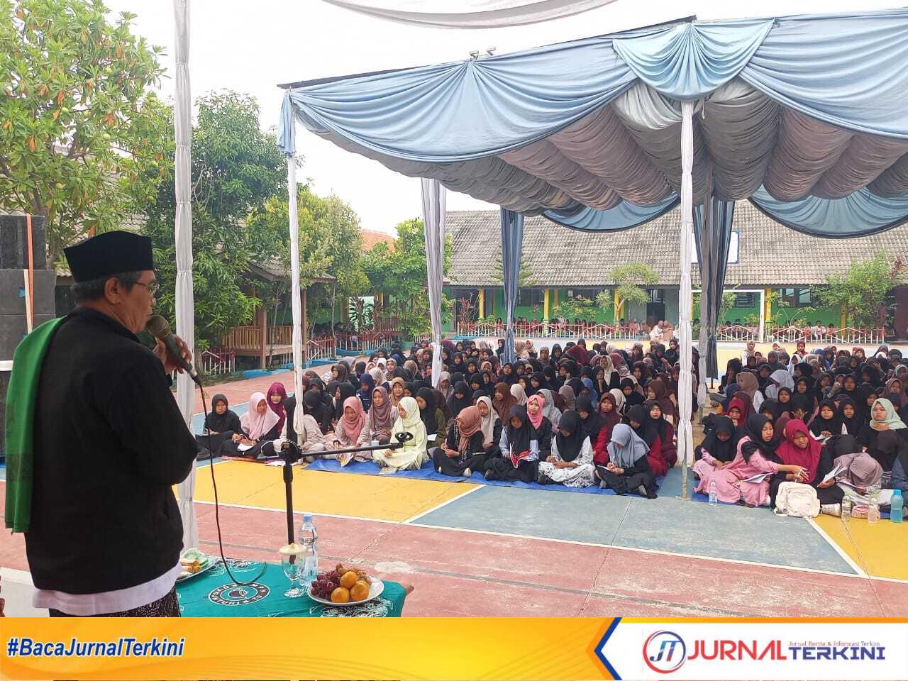 Peringatan Isro Mi'raj, SMP Negeri 2 Dukuhturi, Sabtu (17/01). (Sumber Foto: Jurnalterkini.id/Supriyadi)