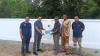 pt timah Kundur PT Timah menyalurkan bantuan pembangunan pagar Tempat Pemakaman Umum (TPU) Tembesu, Kecamatan Kundur Barat, Kabupaten Karimun, Kepulauan Riau. (Timah)