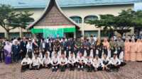 Upacara Hari Amal Bakti di halaman Kanwil Kemenag Sumbar. (Foto Adpim Sumbar).