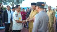 Gubernur Sumbar, Mahyeldi Ansharullah saat menyambut Mendagri, Tito Karnavian di BIM. (Foto Adpim Sumbar).