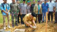 result_IMG-20260119-WA0062 Gubernur Sumbar, Mahyeldi Ansharullah saat peletakan batu pertama pembangunan Surau Bambu Talang, Kec Pauh, Kota Padang. (Foto Adpim Sumbar).