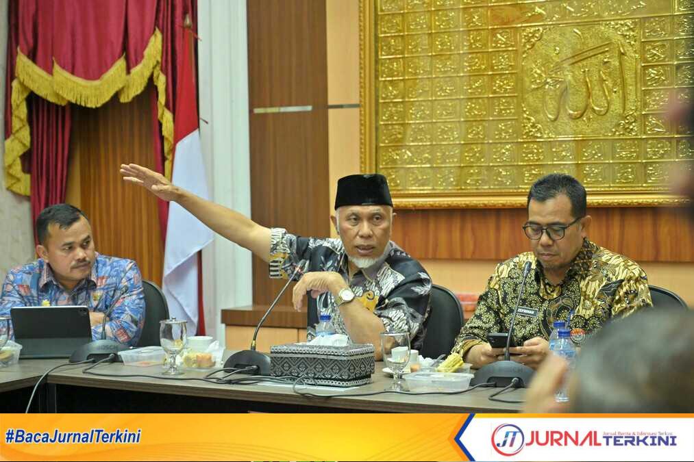 Gubernur Sumbar, Mahyeldi Ansharullah (tengah). (Foto Adpim Sumbar).