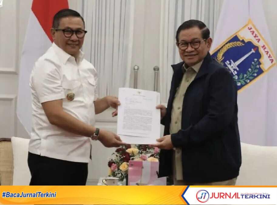 result_IMG_20260113_201632 Wali Kota Bukittinggi, Ramlan Nurmatias (kiri) bersama Gubernur DKI Jakarta, Pramono Anung (kanan). (Foto: Kominfo Bukittinggi).