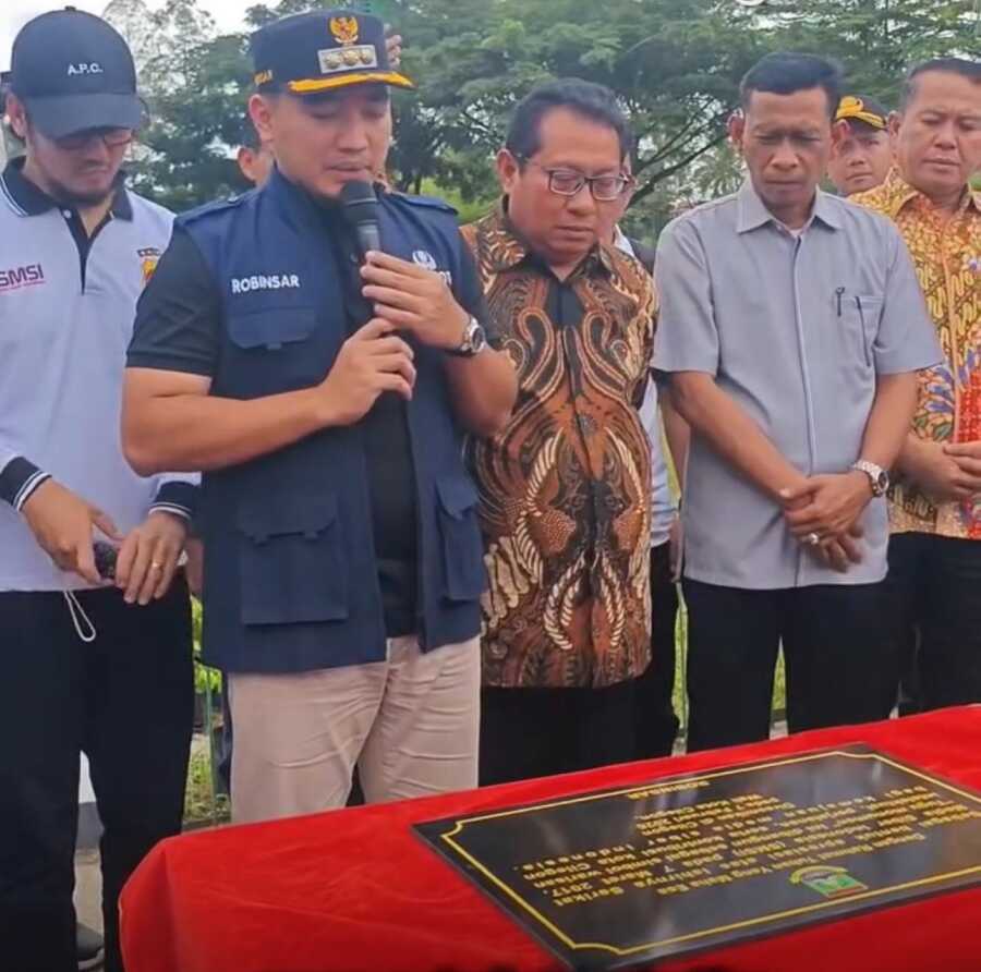 monumen media siber Indonesia Hari Pers Nasional (HPN) 2026 mencatatkan tinta emas dalam sejarah pers tanah air. Bertempat di Provinsi Banten, sebuah monumen bersejarah—Monumen Media Siber Indonesia—resmi berdiri sebagai simbol evolusi dan kekuatan pers digital nasional di tengah arus demokrasi. (smsi)