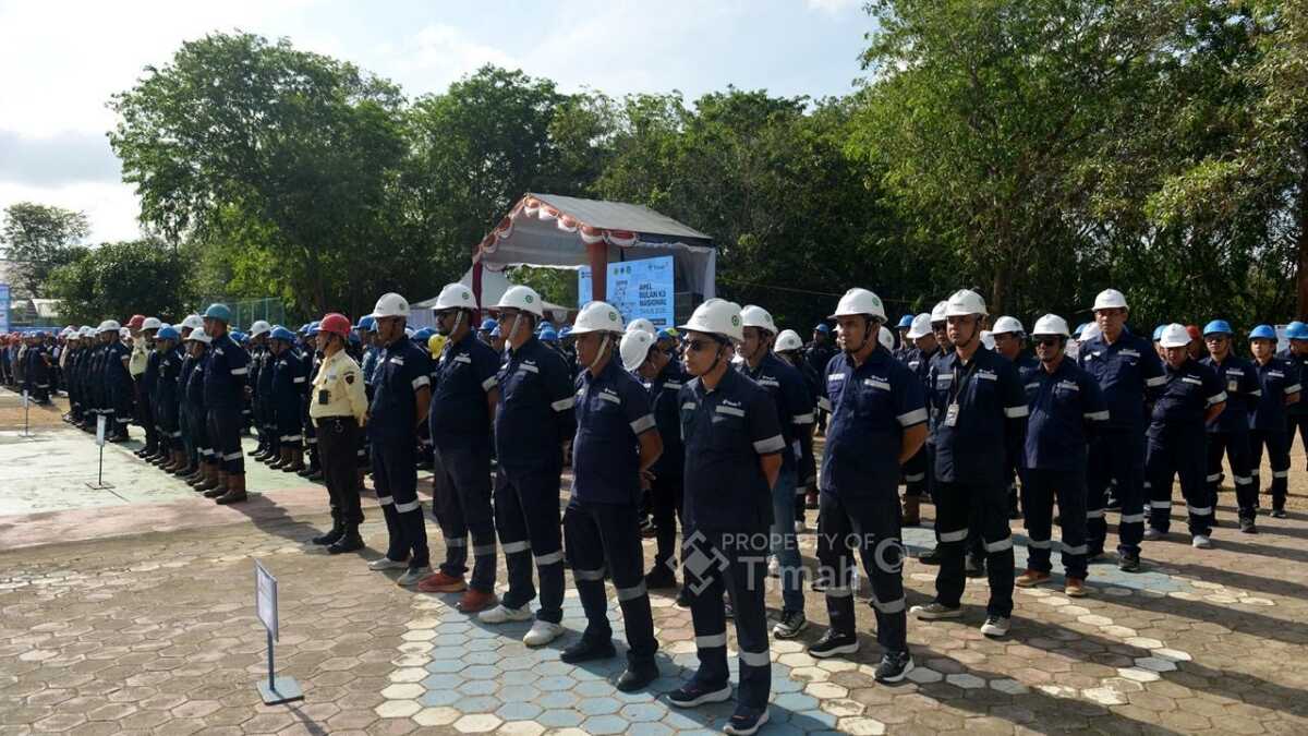 pt timah apel Akbar bulan k3 PT Timah Tbk menggelar Apel Akbar sebagai puncak rangkaian peringatan Bulan K3 Nasional 2026 di area operasional Kundur, Senin (9/2/2026). (Timah)