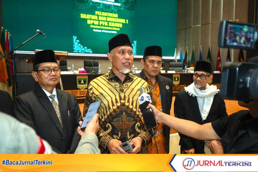 Gubernur Sumbar, Mahyeldi Ansharullah saat menghadiri acara Pelantikan FK KBIHU Provinsi Sumbar dan DPD KBIHU Kab/kota se- Sumbar. (Foto Adpim Sumbar).