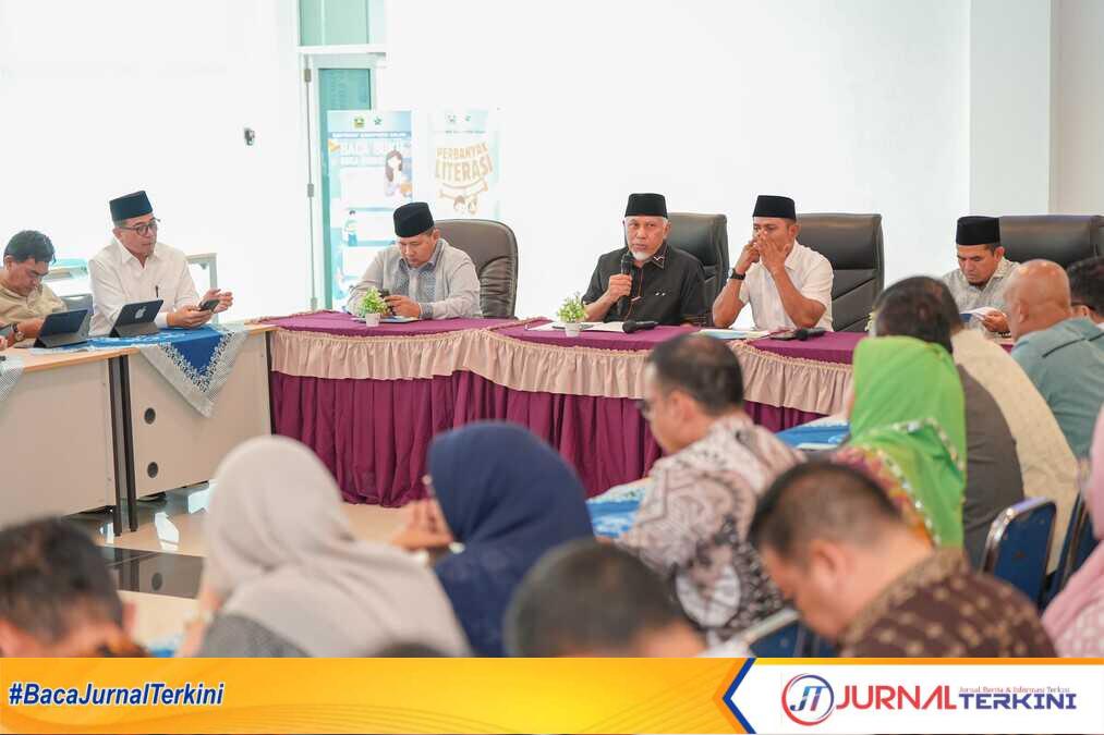Rakor Pemprov Sumbar bersama Pemkab Solok di ruang rapat Perpustakaan Kab Solok. (Foto Adpim Sumbar).